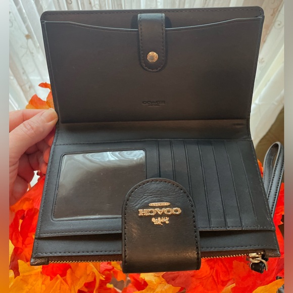 Coach Wallet Wristlet Pebbled Leather - Picture 4 of 6